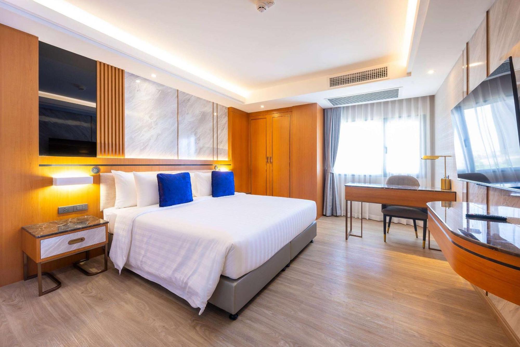 Hotel Wyndham Jomtien Pattaya Na Chom Thian Exterior foto
