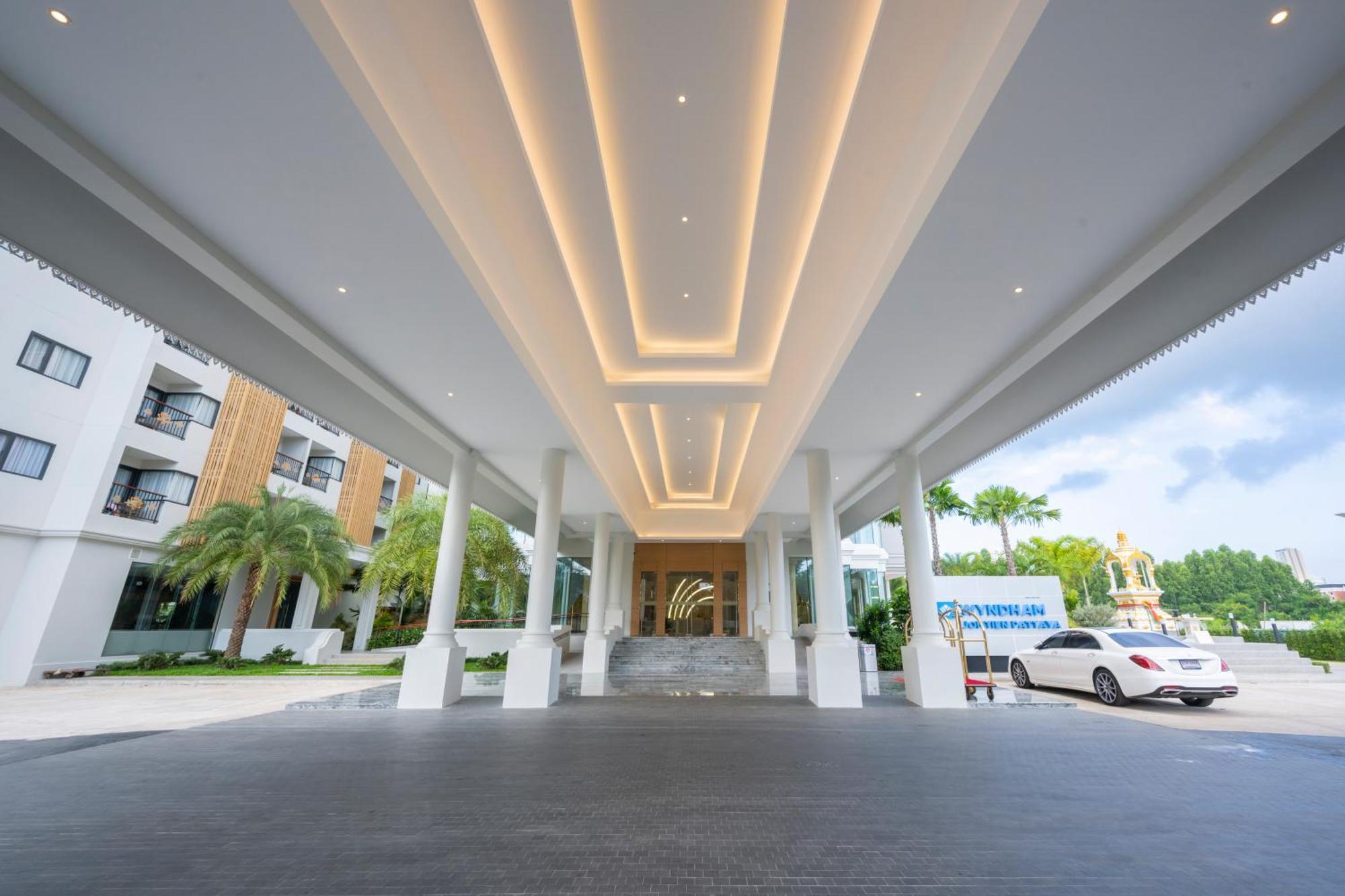 Hotel Wyndham Jomtien Pattaya Na Chom Thian Exterior foto